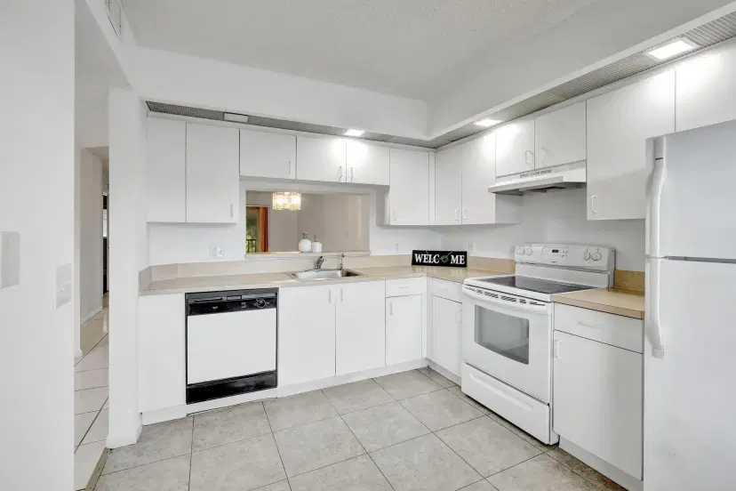 Picture of 13105 SW 16Th Ct 212 L, Pembroke Pines FL 33027