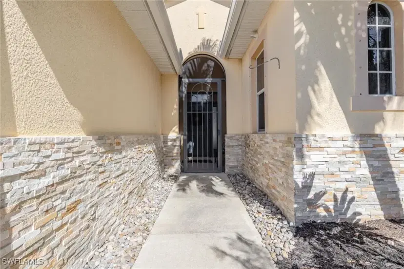 Picture of 11771 Pine Timber Ln, Fort Myers FL 33913