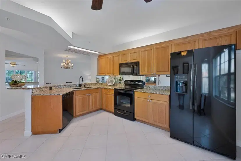 Picture of 2585 Old Groves Rd 104, Naples FL 34109