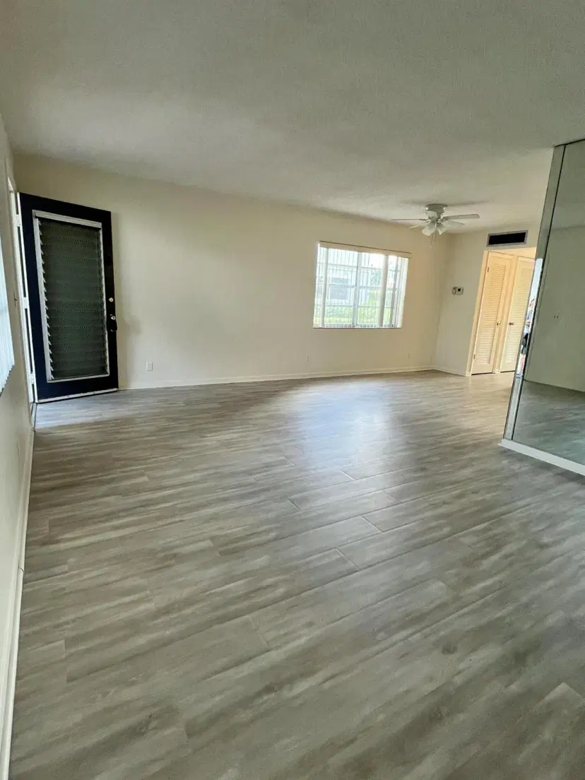 Picture of 10 Burgundy A, Delray Beach FL 33484