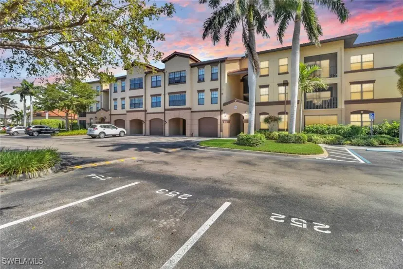 Picture of 13010 Positano Cir 108, Naples FL 34105