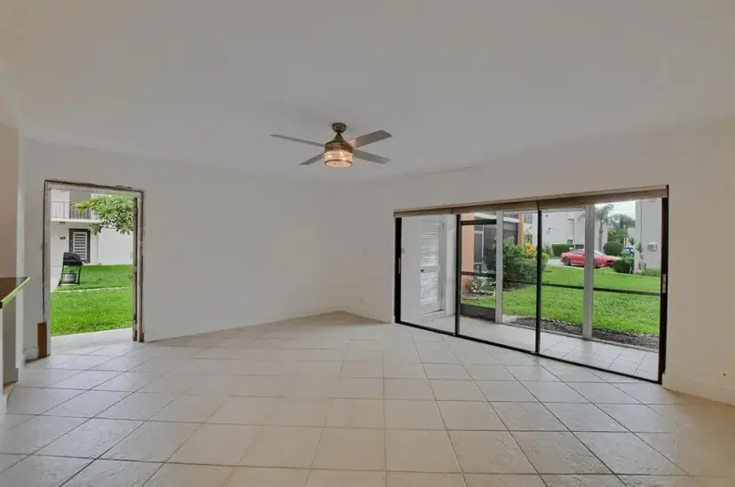 Picture of 516 Osprey Drive 14A, Delray Beach FL 33444