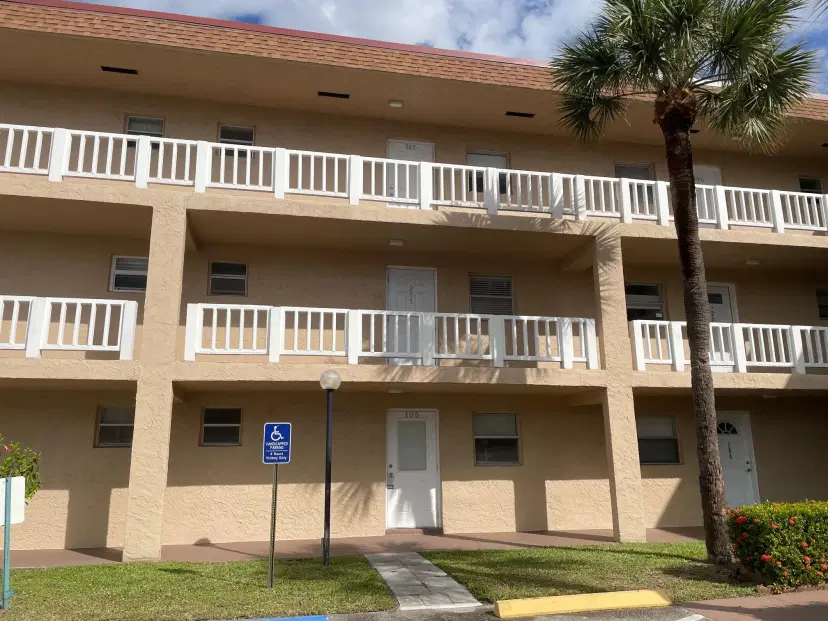 Picture of 608 SW Natura Blvd 105, Deerfield Beach FL 33441