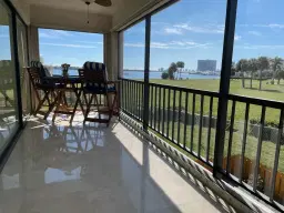 Picture of 1660 Twelve Oaks Way 201, North Palm Beach, FL 33408