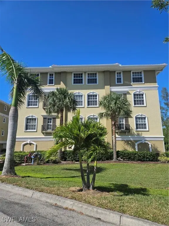 Picture of 10060 Lake Cove Dr 202, Fort Myers, FL 33908
