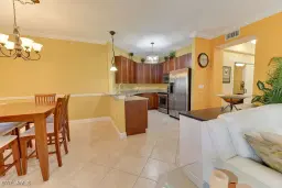 Picture of 10060 Lake Cove Dr 202, Fort Myers, FL 33908