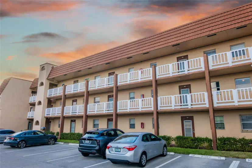 Picture of 9041 Sunrise Lakes Blvd 206, Sunrise FL 33322