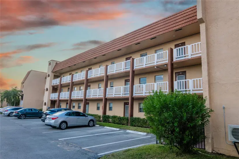 Picture of 9041 Sunrise Lakes Blvd 206, Sunrise FL 33322