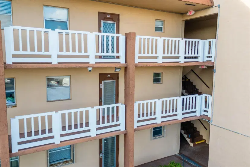 Picture of 9041 Sunrise Lakes Blvd 206, Sunrise FL 33322