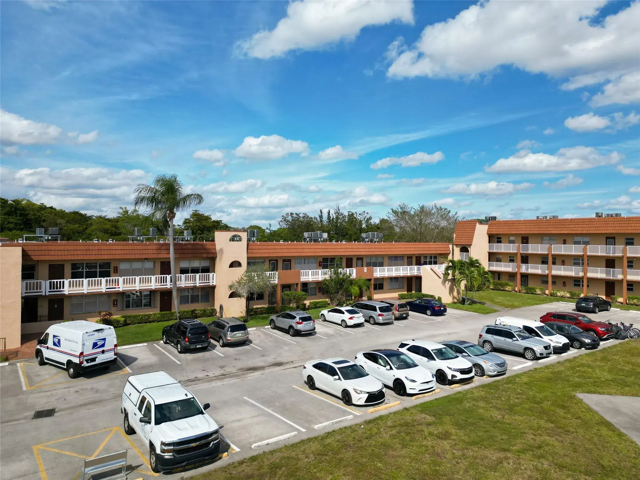 Picture of 9021 Sunrise Lakes Blvd 118, Sunrise, FL 33322
