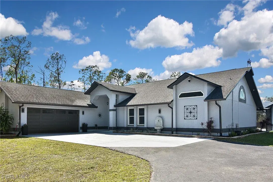 Picture of 12206 Honeysuckle Rd, Fort Myers, FL 33966