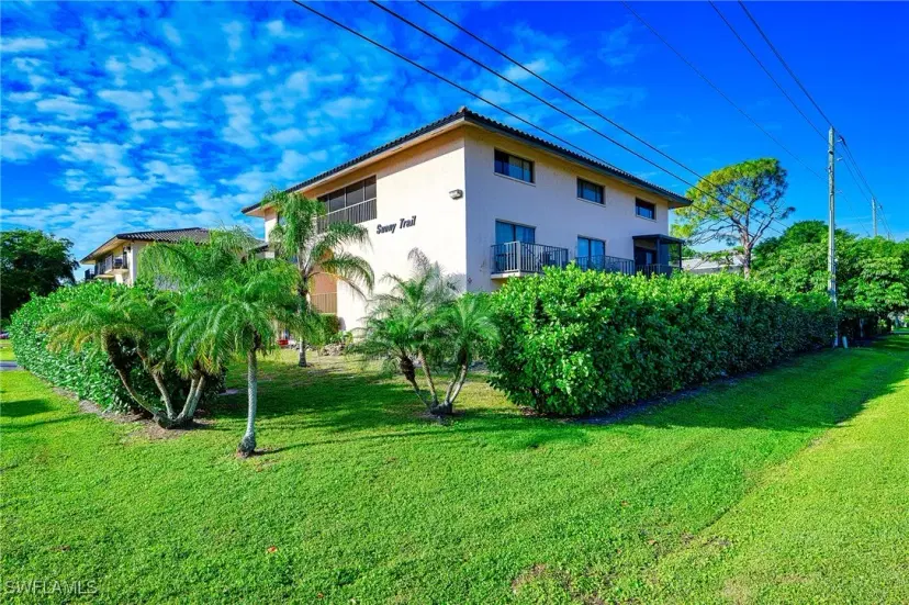 Picture of 828 Wiggins Pass Rd 11, Naples FL 34110
