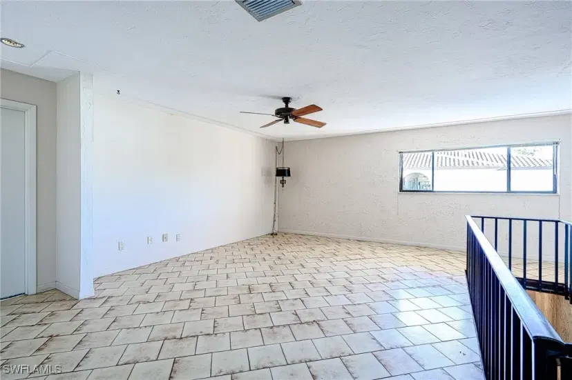 Picture of 828 Wiggins Pass Rd 11, Naples FL 34110