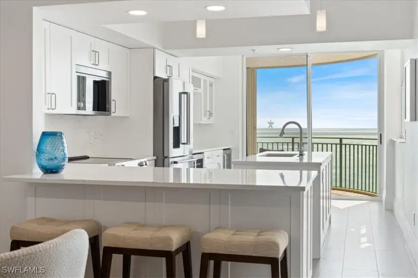 Picture of 980 Cape Marco Dr 805, Marco Island FL 34145