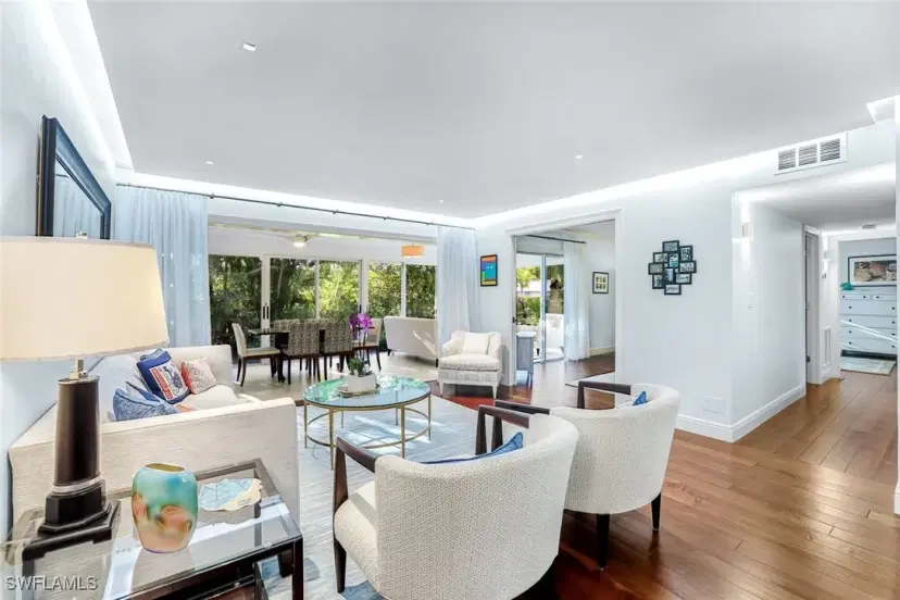 Picture of 280 2Nd Ave S 104, Naples FL 34102