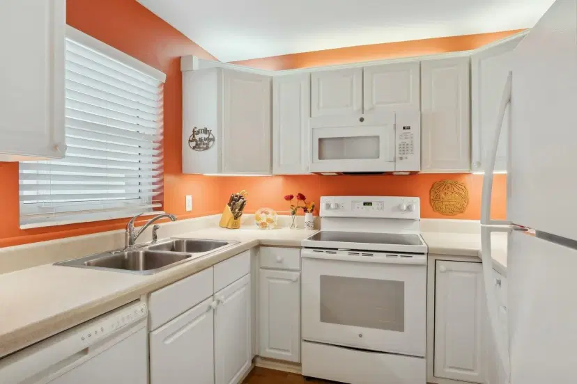 Picture of 2600 SE Ocean Boulevard J2, Stuart FL 34996