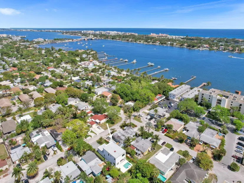 Picture of 130 E Hart Street, Lantana FL 33462
