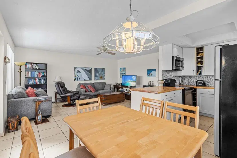 Picture of 132 Camden F, West Palm Beach FL 33417