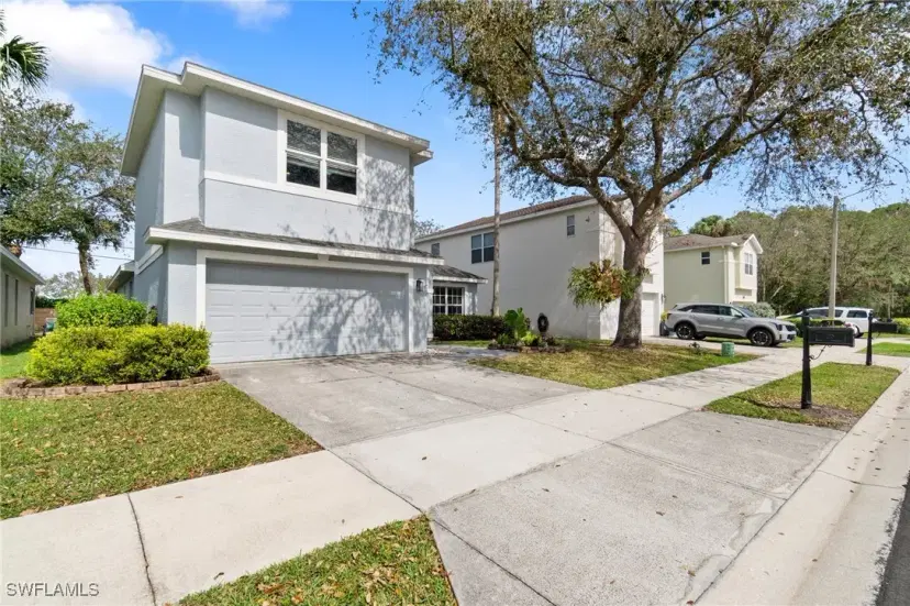 Picture of 71 Burnt Pine Dr, Naples FL 34119