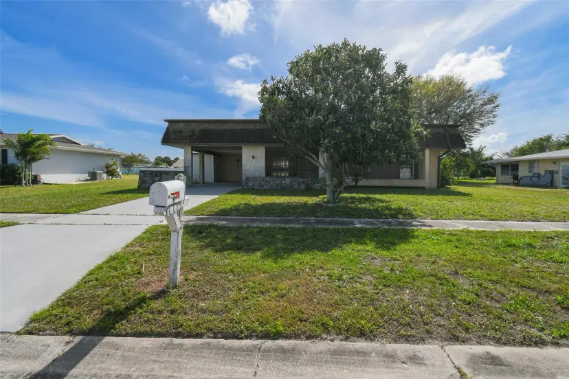 Picture of 136 SE Selva Court, Port St Lucie FL 34983
