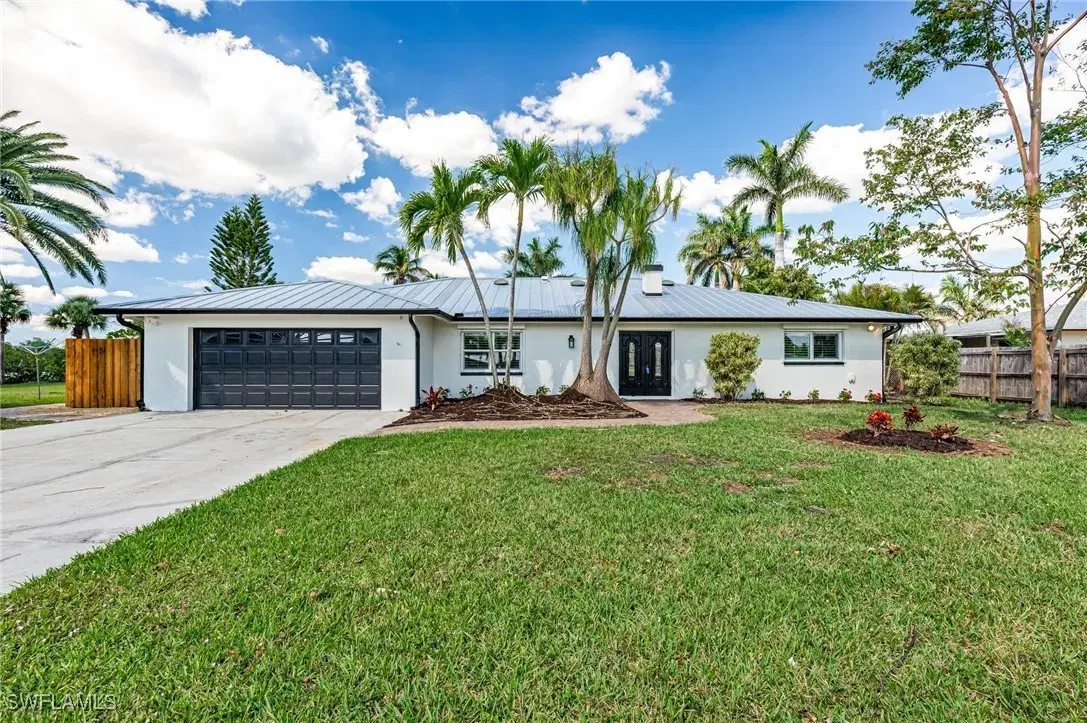 Picture of 335 Shore Dr, Fort Myers, FL 33905