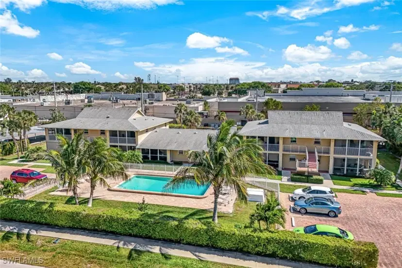 Picture of 2000 Alamanda Dr 206, Naples FL 34102