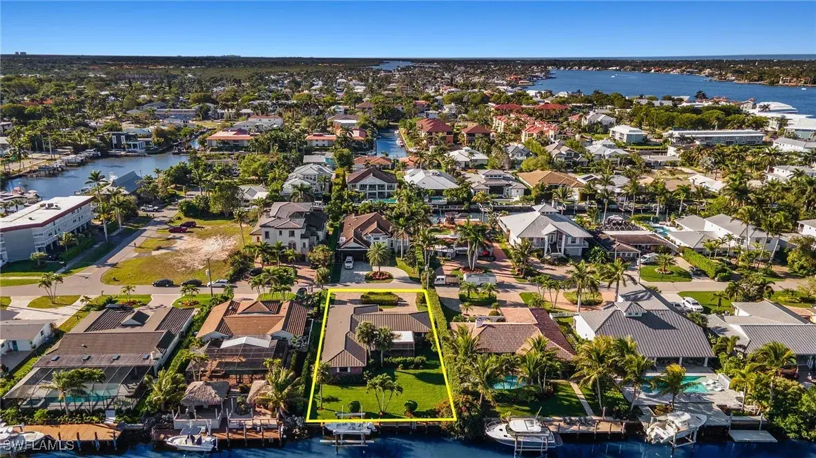 Picture of 1525 Osprey Ave, Naples, FL 34102