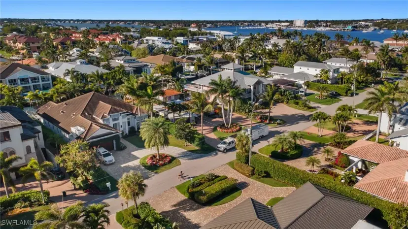 Picture of 1525 Osprey Ave, Naples FL 34102