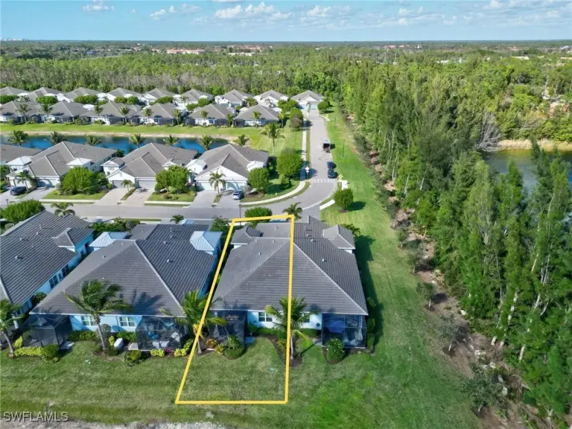 Picture of 2231 Marquesa Cir, Naples FL 34112