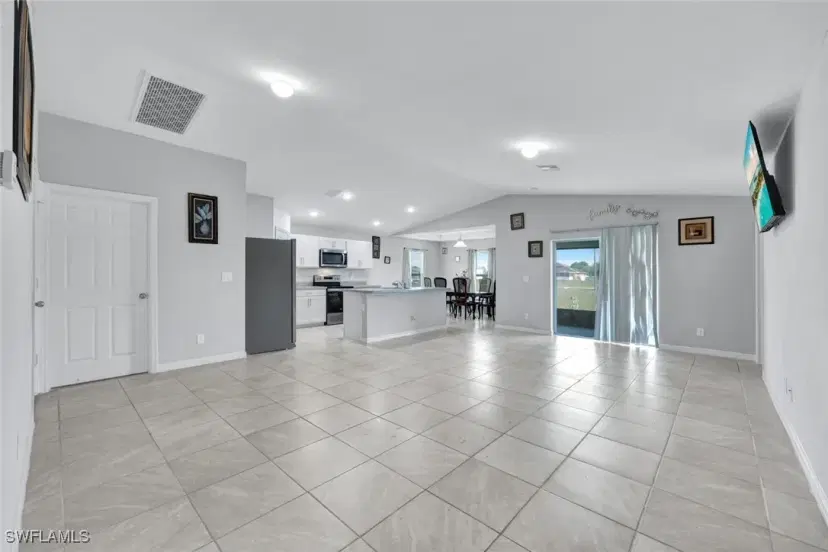 Picture of 927 Manresa Ave S, Lehigh Acres FL 33974