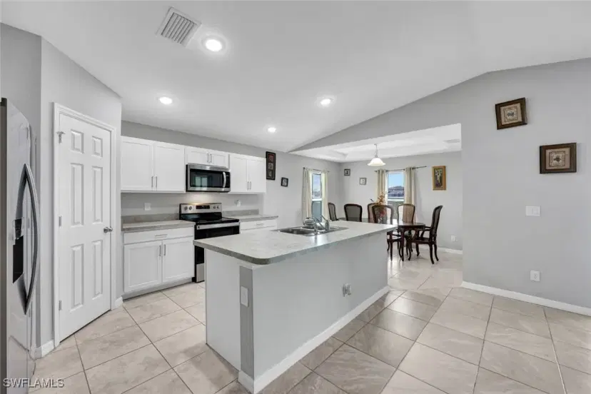 Picture of 927 Manresa Ave S, Lehigh Acres FL 33974