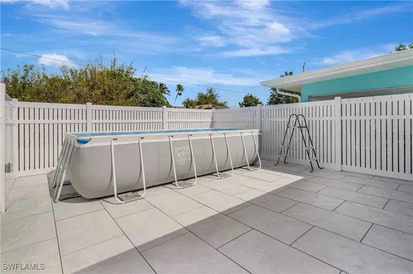 Picture of 719 Sharar Ct, Cape Coral FL 33904
