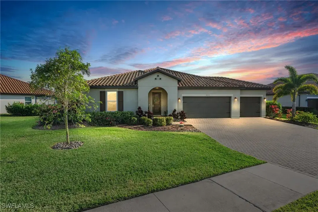 Picture of 2033 Grove Dr, Naples, FL 34120