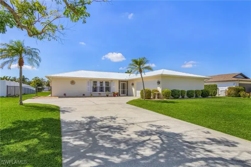 Picture of 5581 Amoroso Dr, Fort Myers FL 33919