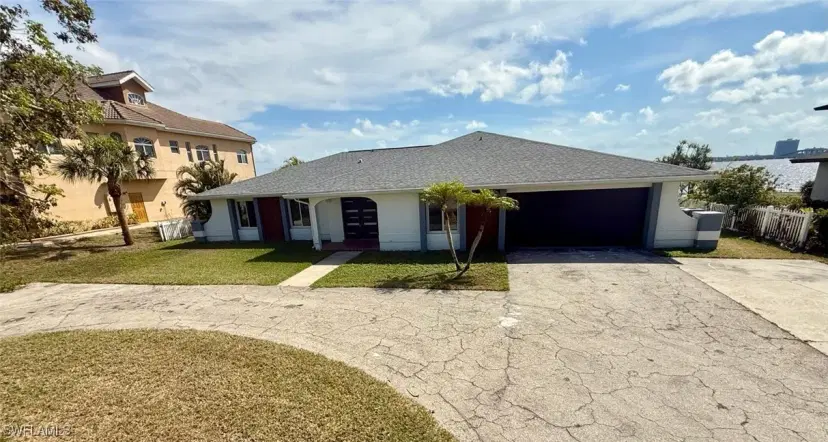 Picture of 111 E North Shore Ave, North Fort Myers FL 33917