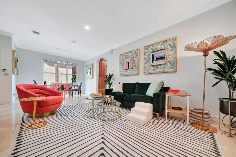 Picture of 903 NE 17Th Way 104, Fort Lauderdale FL 33304