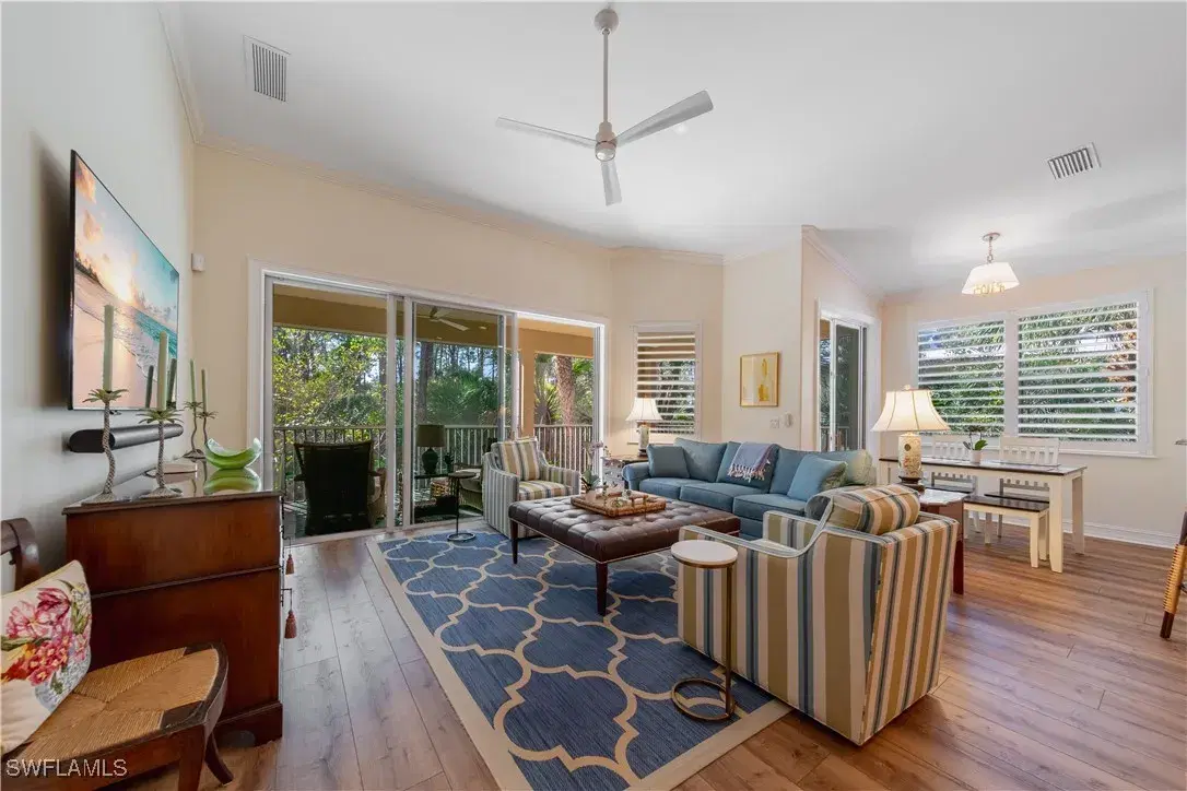 Picture of 2001 Tarpon Bay Dr N 202, Naples, FL 34119