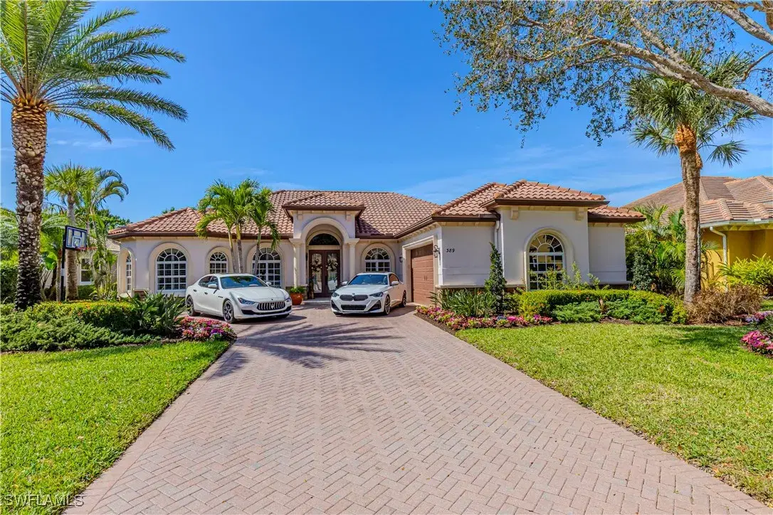 Picture of 389 Cypress Way W, Naples, FL 34110