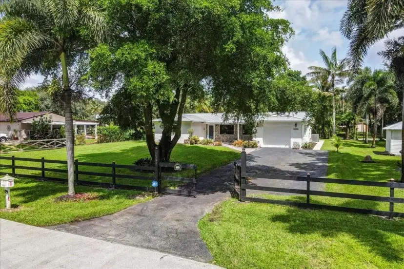 Picture of 14291 SW 21St St, Davie FL 33325