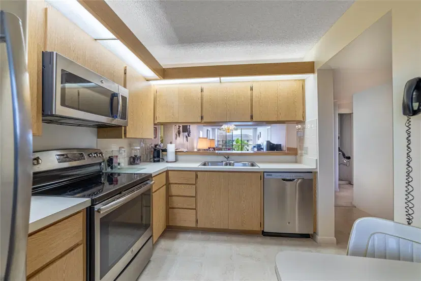 Picture of 6217 Balboa Cir 402, Boca Raton FL 33433