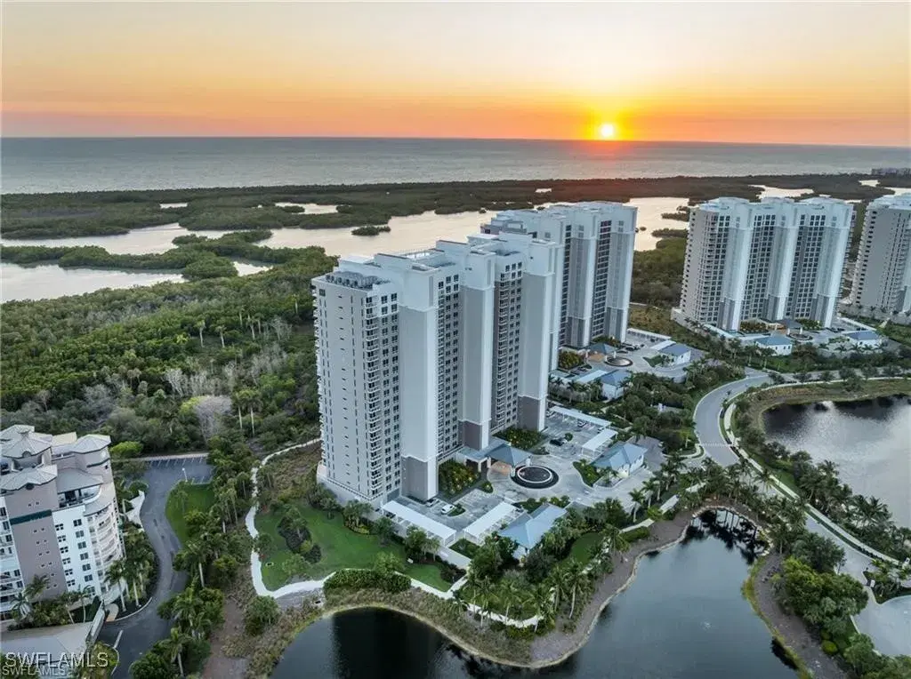Picture of 13915 Old Coast Rd 402, Naples, FL 34110