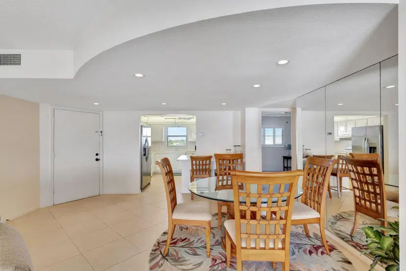 Picture of 801 Lake Shore Dr 403, Lake Park FL 33403
