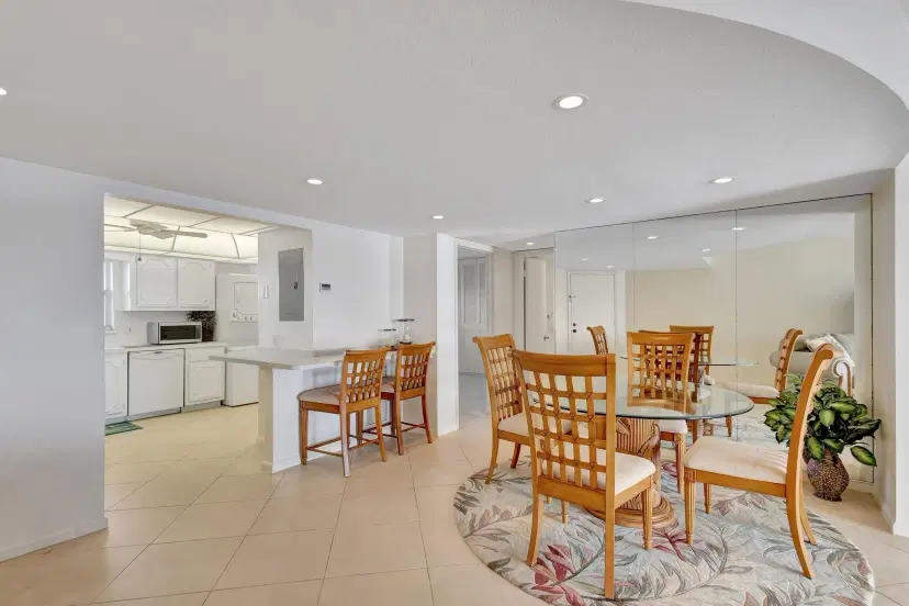 Picture of 801 Lake Shore Dr 403, Lake Park FL 33403