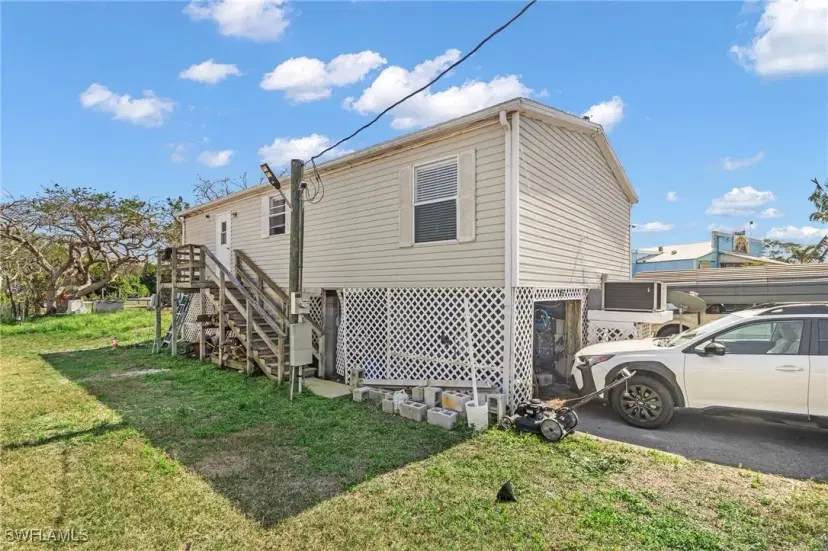 Picture of 228 Mamie St, Chokoloskee FL 34138