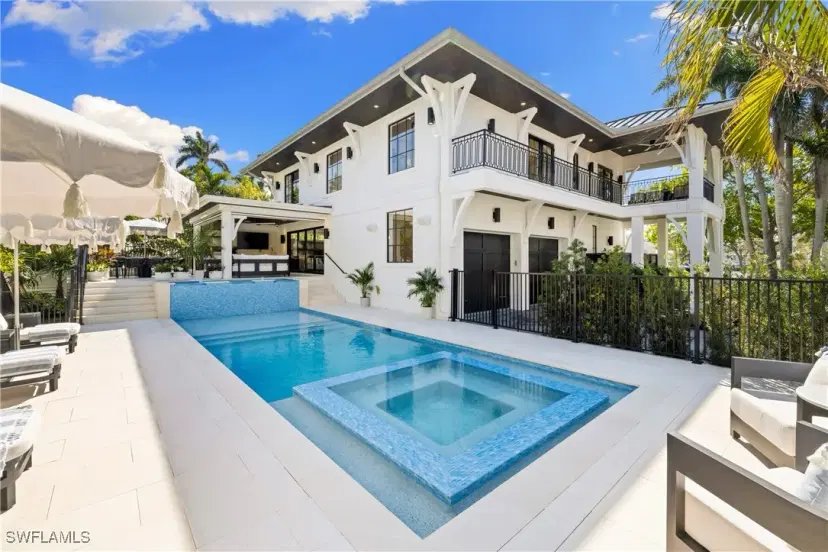 Picture of 1355 4Th St S, Naples FL 34102