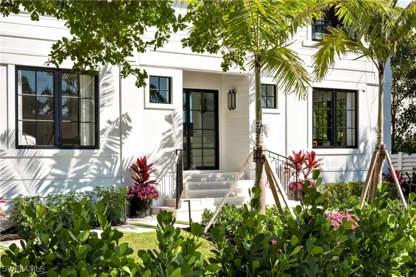 Picture of 1355 4Th St S, Naples FL 34102