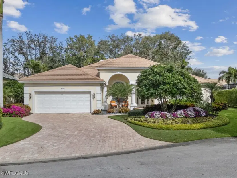 Picture of 762 Lynnmore Ln E, Naples FL 34108