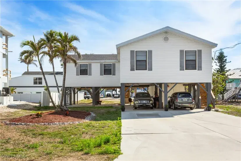 Picture of 8010 Buccaneer Dr, Fort Myers Beach FL 33931