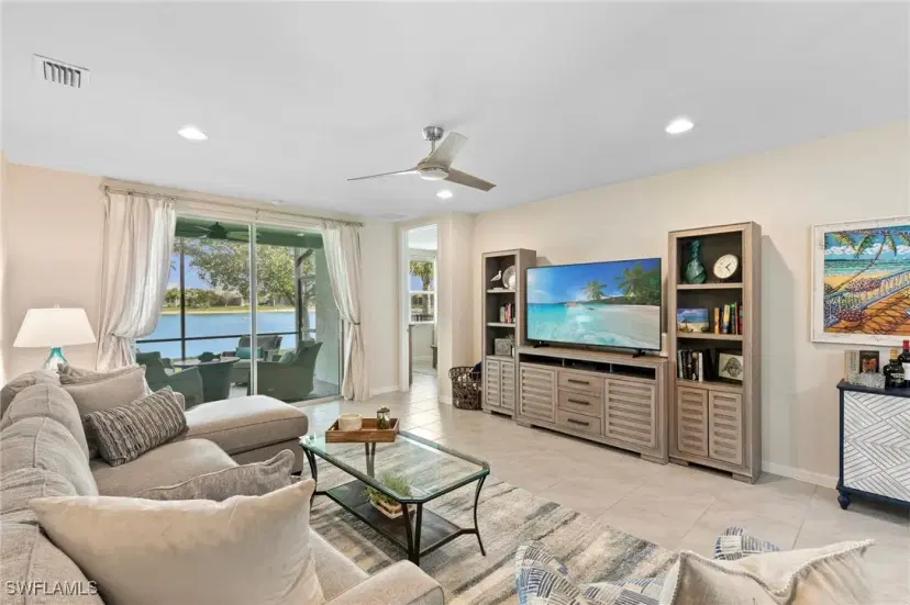 Picture of 14888 Edgewater Cir, Naples FL 34114