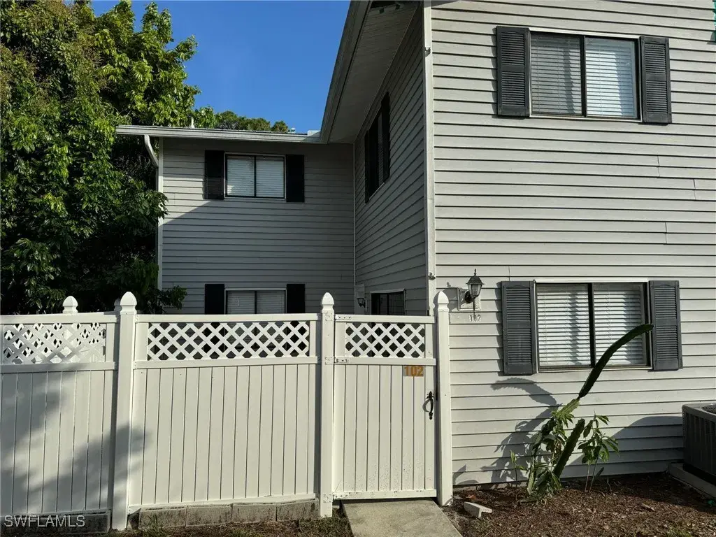 Picture of 11929 Corinne Lee CT 102, Fort Myers, FL 33907